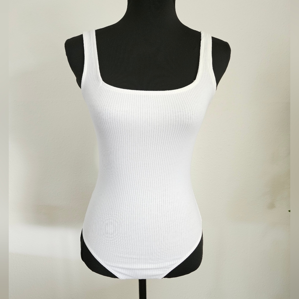 Tilly's Sky and Sparrow White Ribbed Square Neck Bodysuit - small